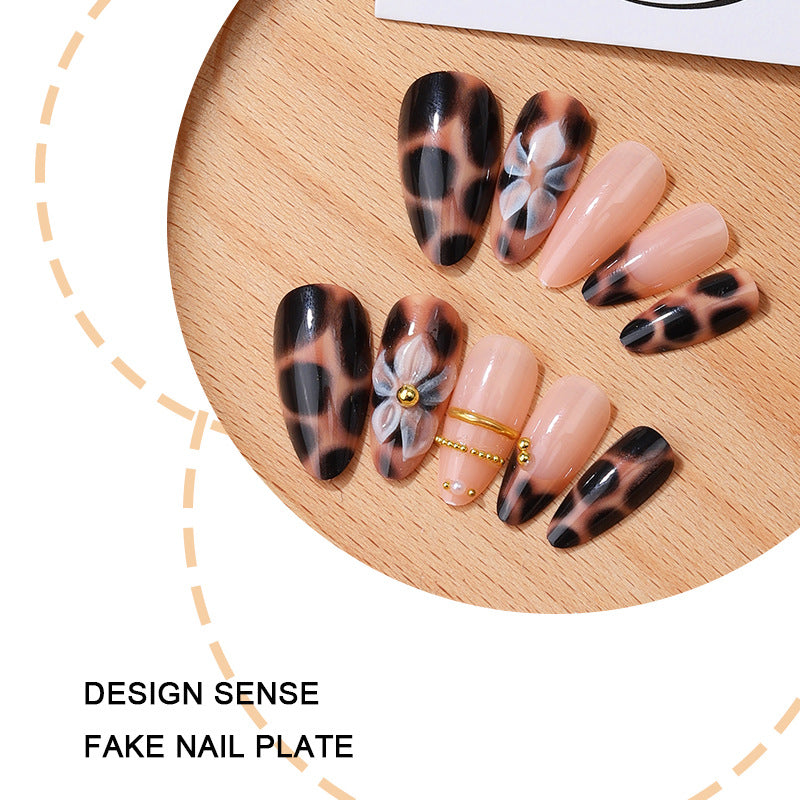 Leopard Print & Abstract Line French Nails, 24 Pieces – close-up detail
