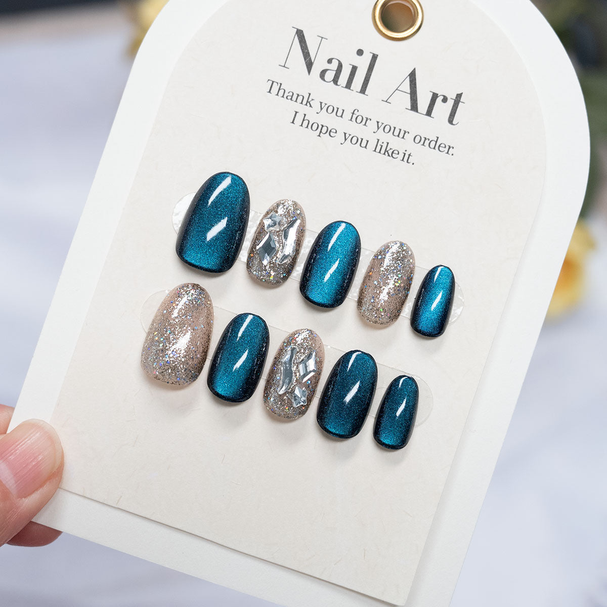 Duo-Tone Shimmer & Cat Eye Nails, Short Almond, 24 Pieces – front view