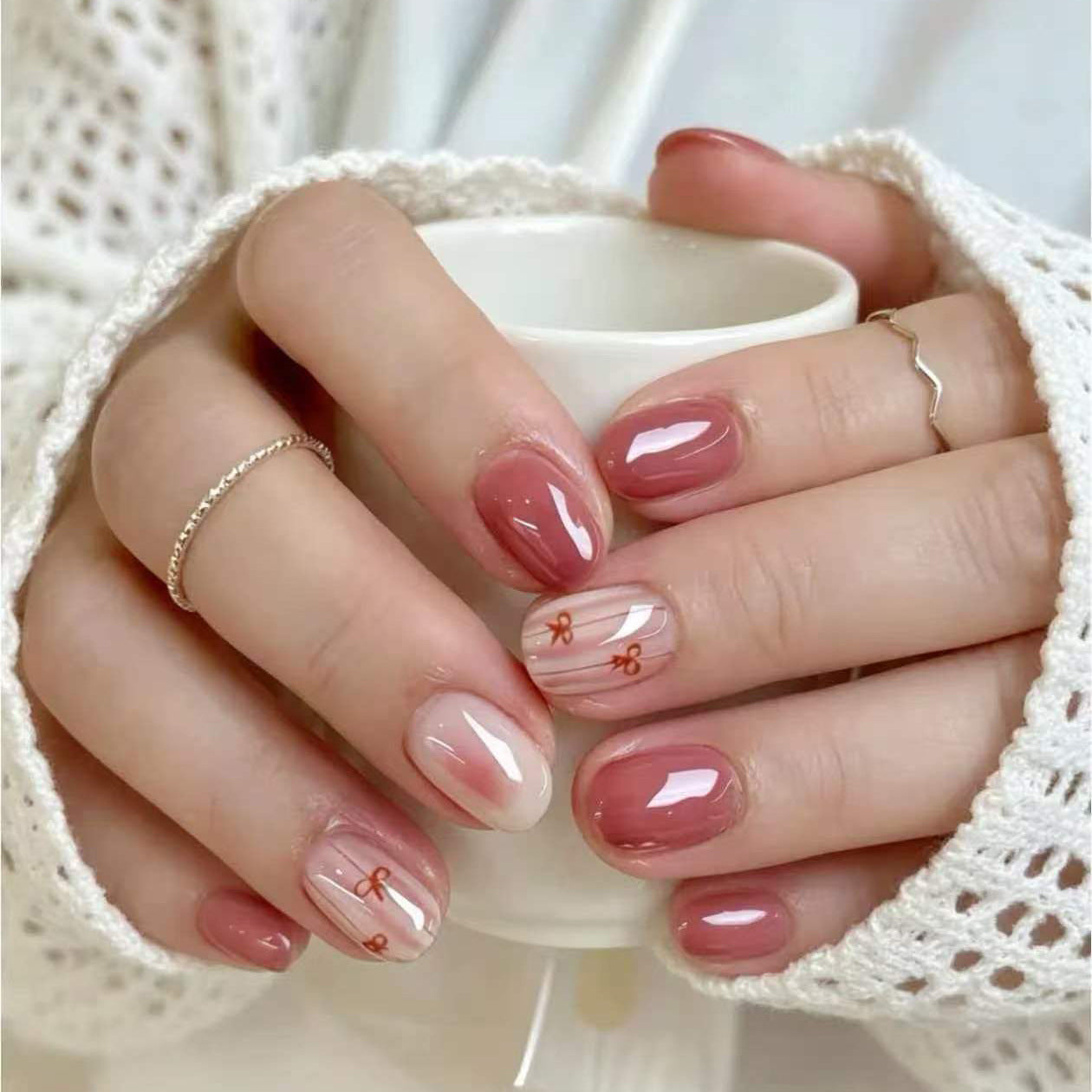 Bowknot Press-On Nails, Short – front view