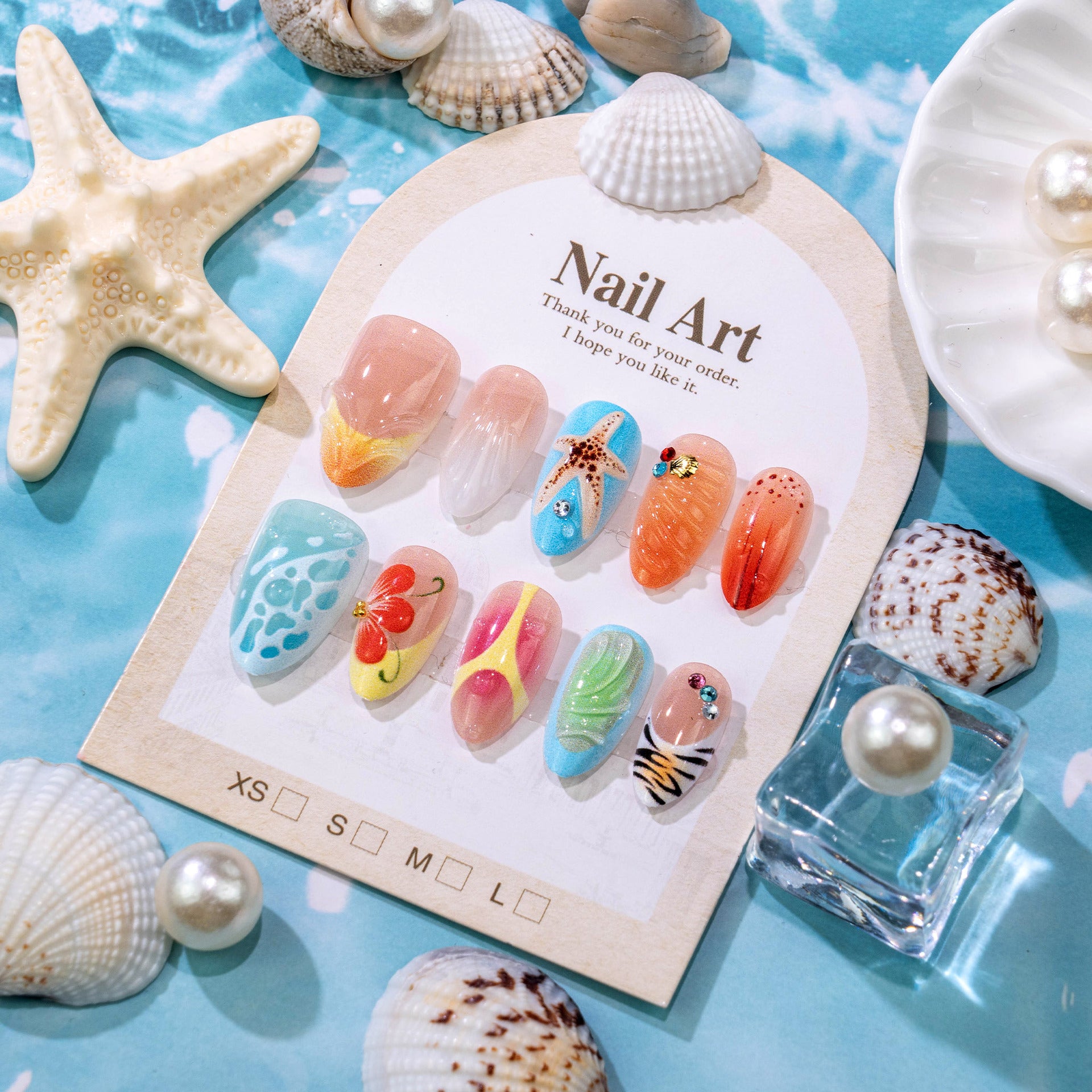 Wave Texture & Shell French Nails, Short Almond, 30 Pieces – close-up detail