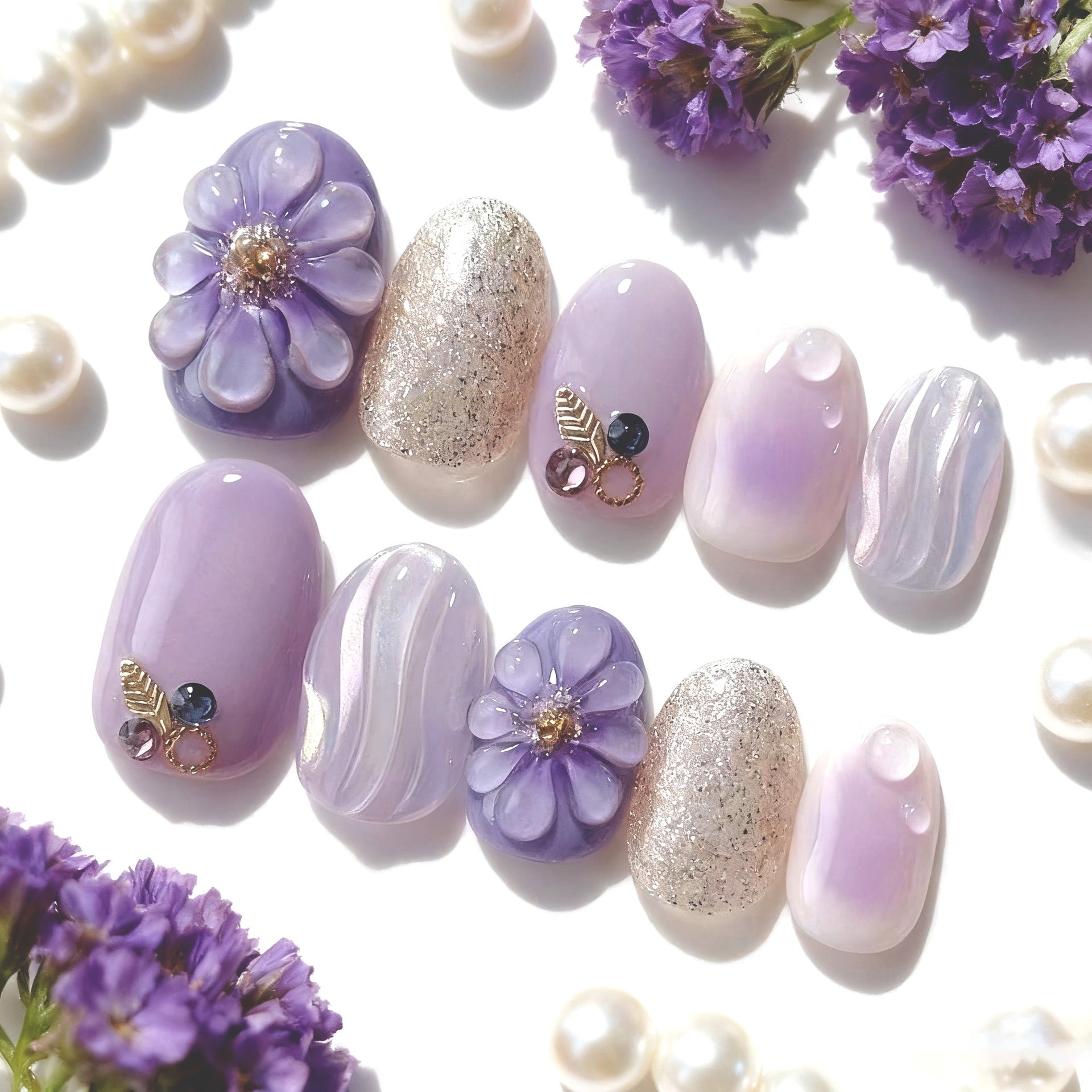 Gold-Plated & Floral French Press-On Nails – front view