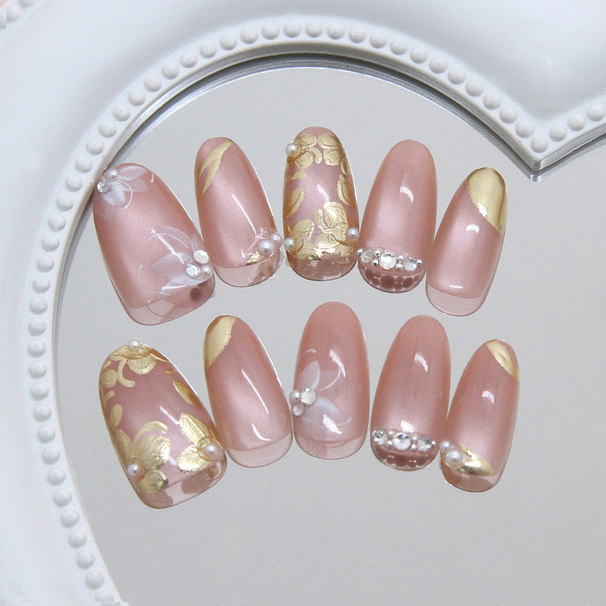 Cat Eye & Pearl Detail Cat Eye Nails, Short Oval, 30 Pieces on hand