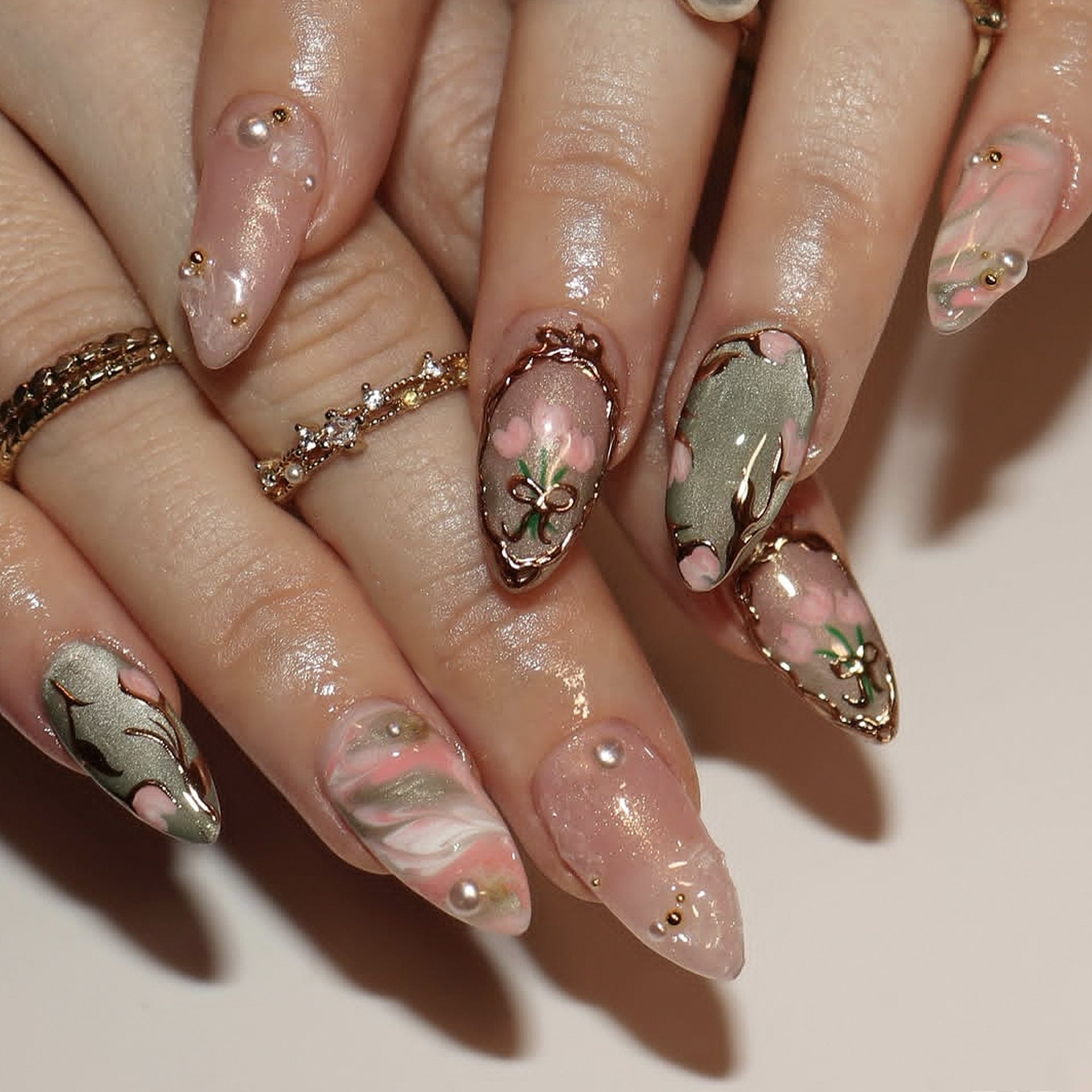 Gold-Plated & Cat Eye Press-On Nails, 30-Piece Set – front view