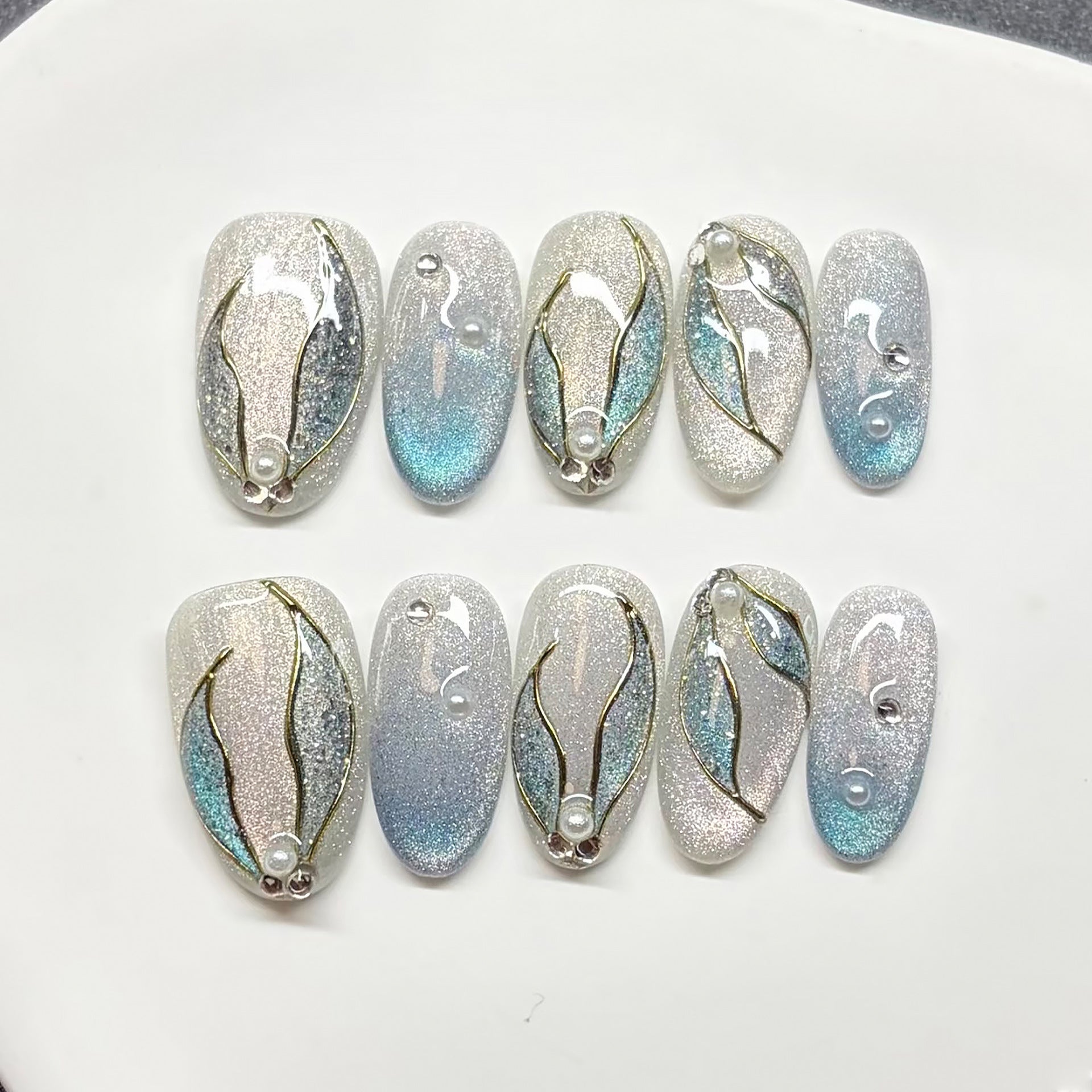 Gold-Plated & Cat Eye Nails, 30 Pieces – front view