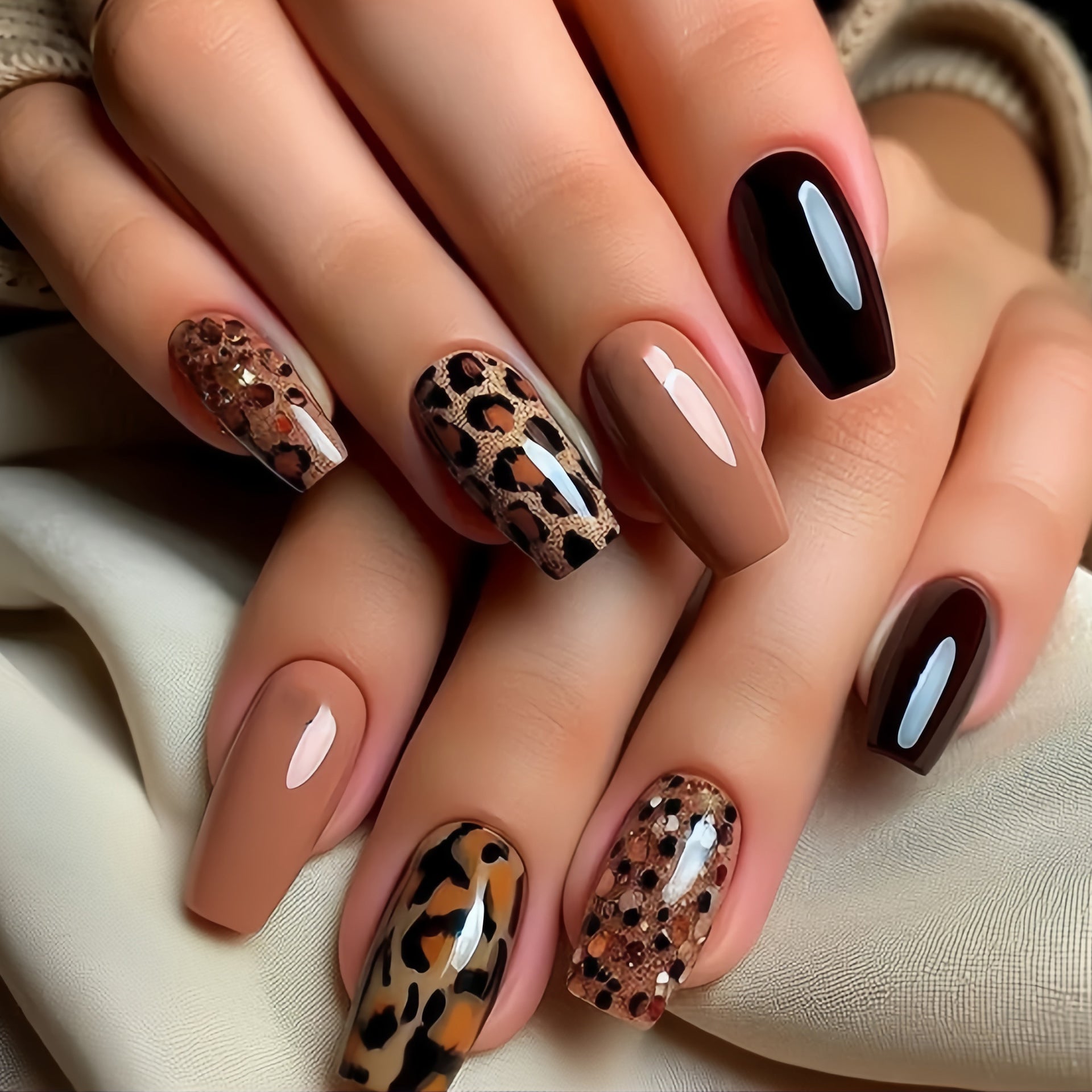 Leopard Print & Wine Red French Nails, 24 Pieces – front view