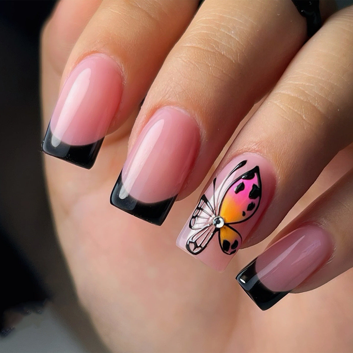 Medium Butterfly & Glitter Press-On Nail Set (24 Pieces) – front view