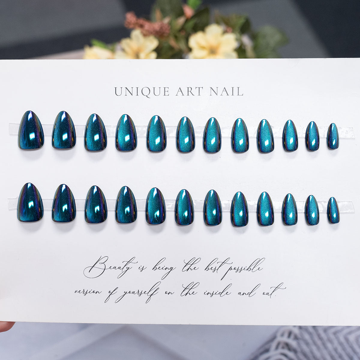 Electroplated Finish & Cat Eye Press-On Nails, Short Almond, 24-Piece Set – close-up detail
