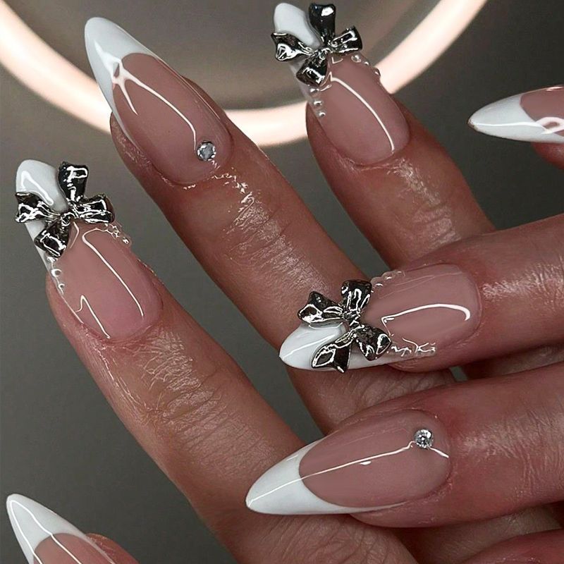 Butterfly & French Tip French Nails, 24 Pieces – front view