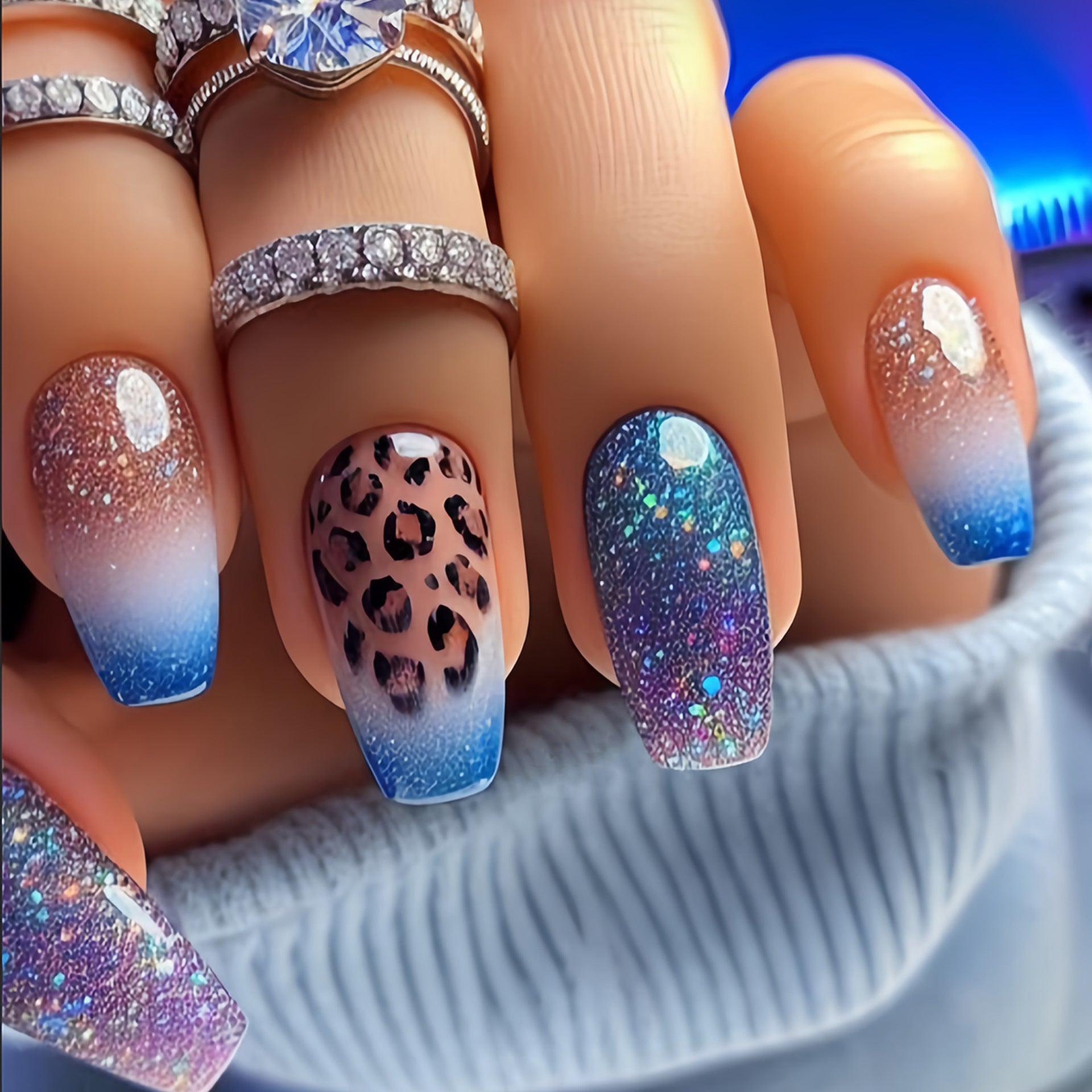 Pearl Detail & Leopard Print Press-On Nail Set (24 Pieces) – front view