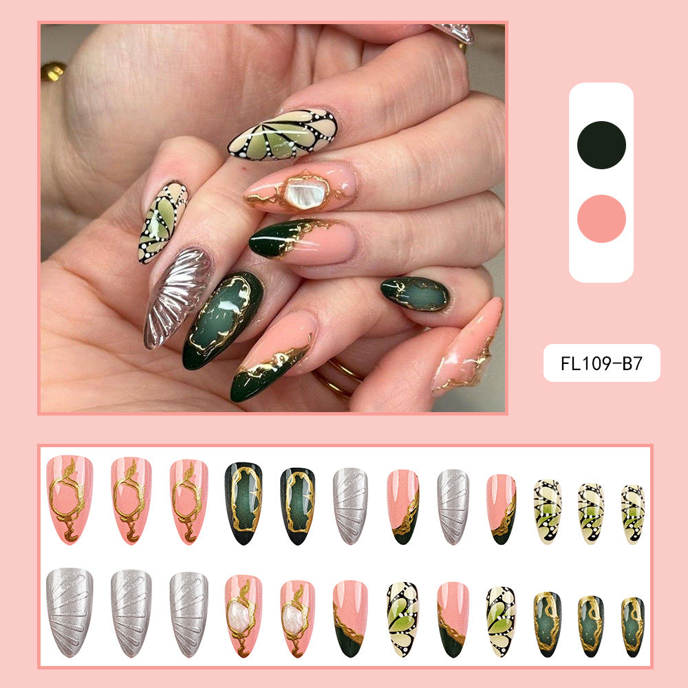 Gold-Plated Press-On Nail Set (24 Pieces) – close-up detail