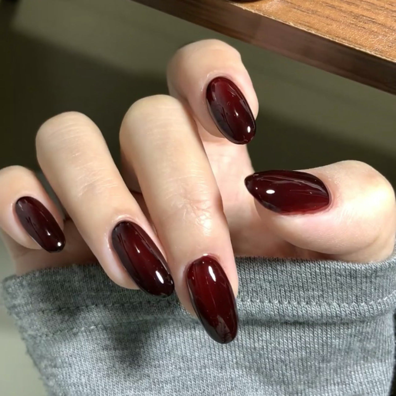 Ombre Gradient Ombre Nails, Short Almond, 24 Pieces – front view