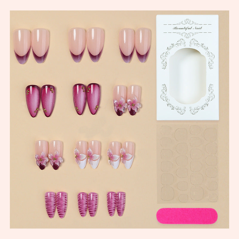 French Tip & 3D Resin French Nails, 24 Pieces – close-up detail