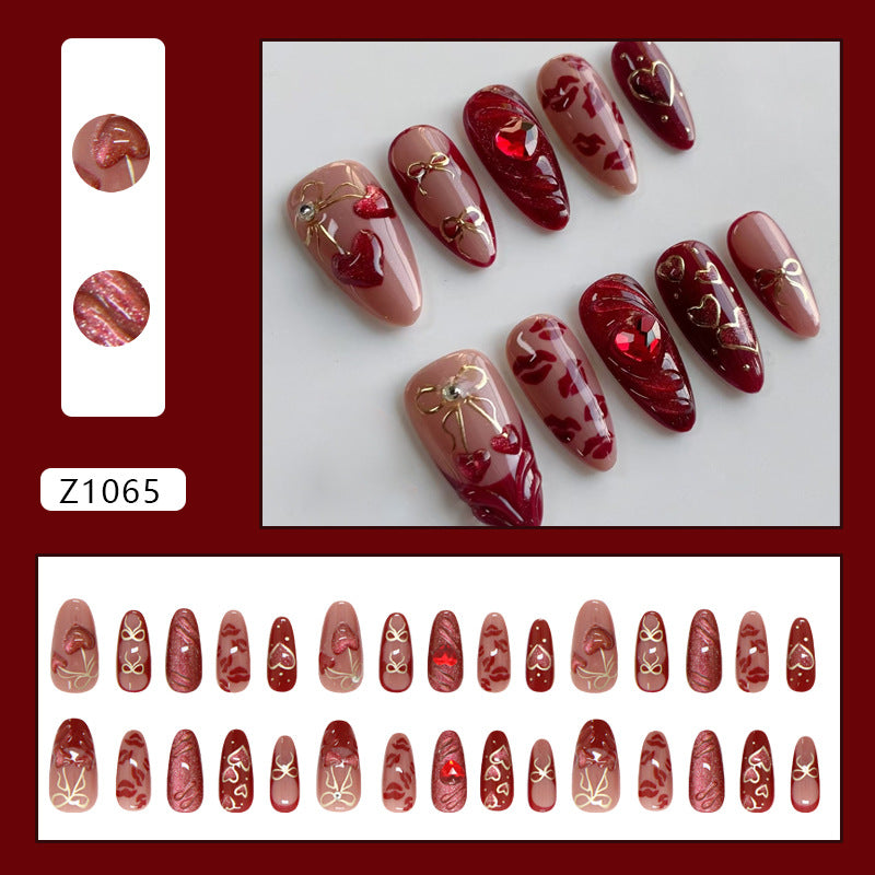 Cat Eye & Heart Cat Eye Press-On Nails, Medium Oval – close-up detail