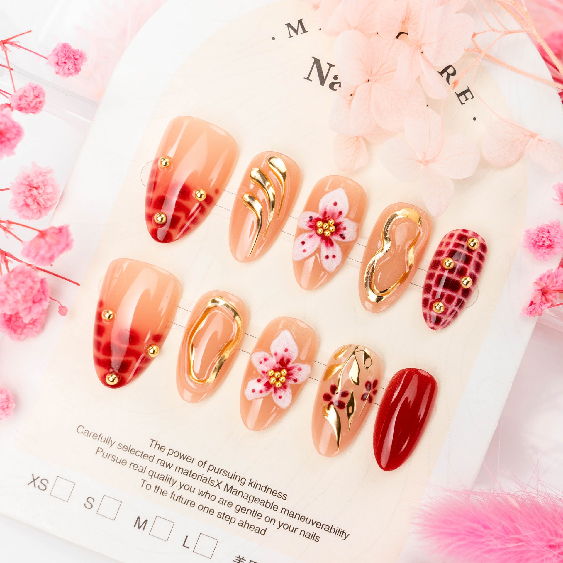 Gold-Plated & Floral Press-On Nails, 30-Piece Set – close-up detail