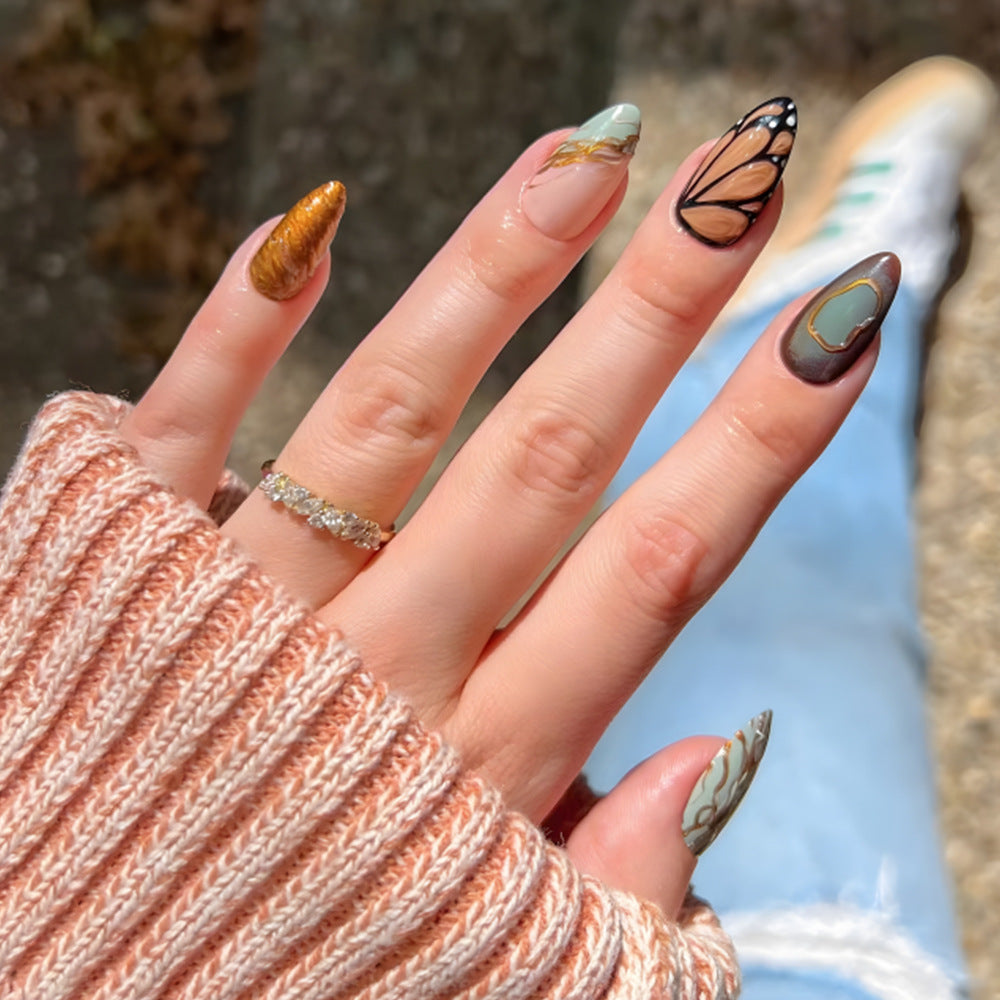 Corrugated Texture & Butterfly Press-On Nails – front view