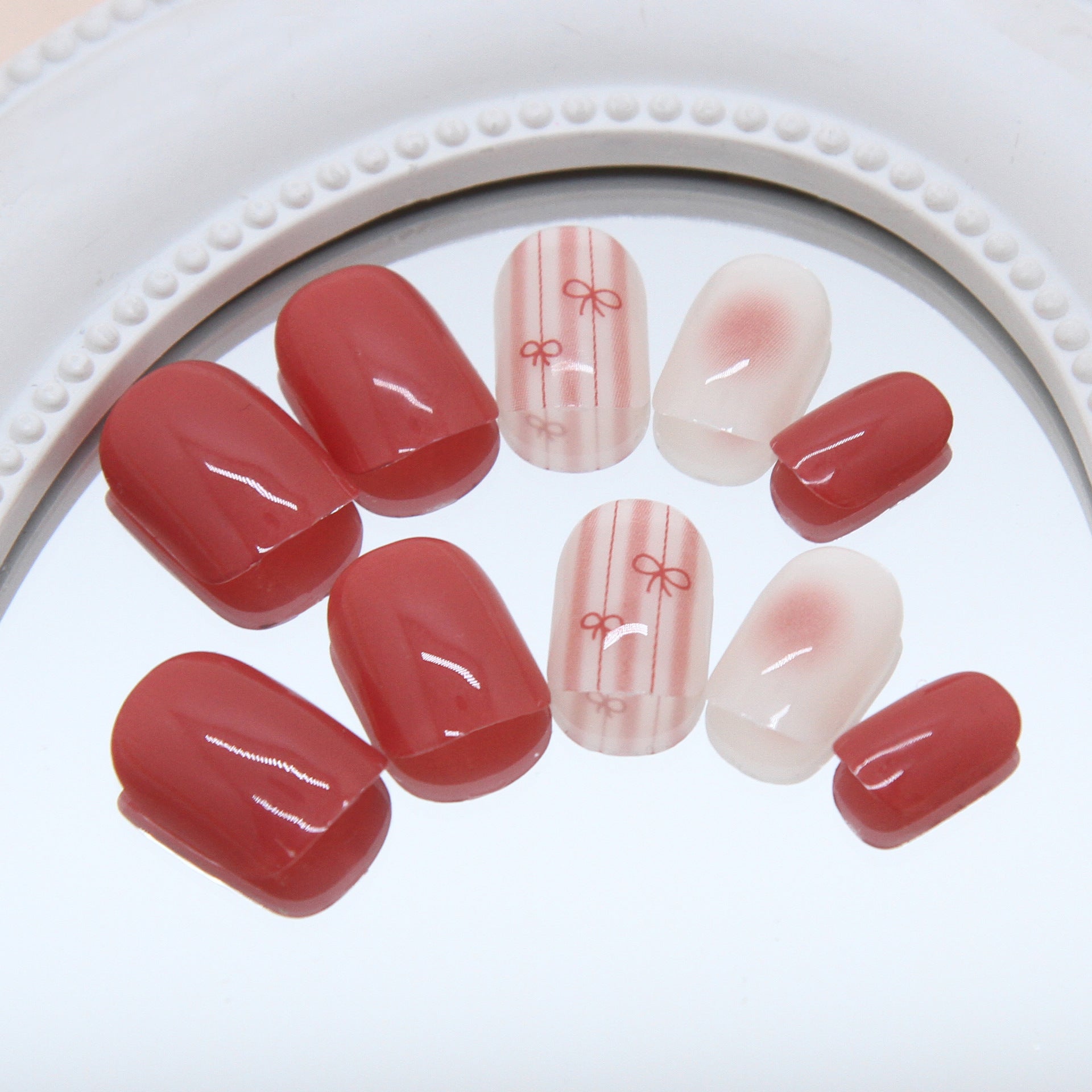 Bowknot Press-On Nails, Short on hand